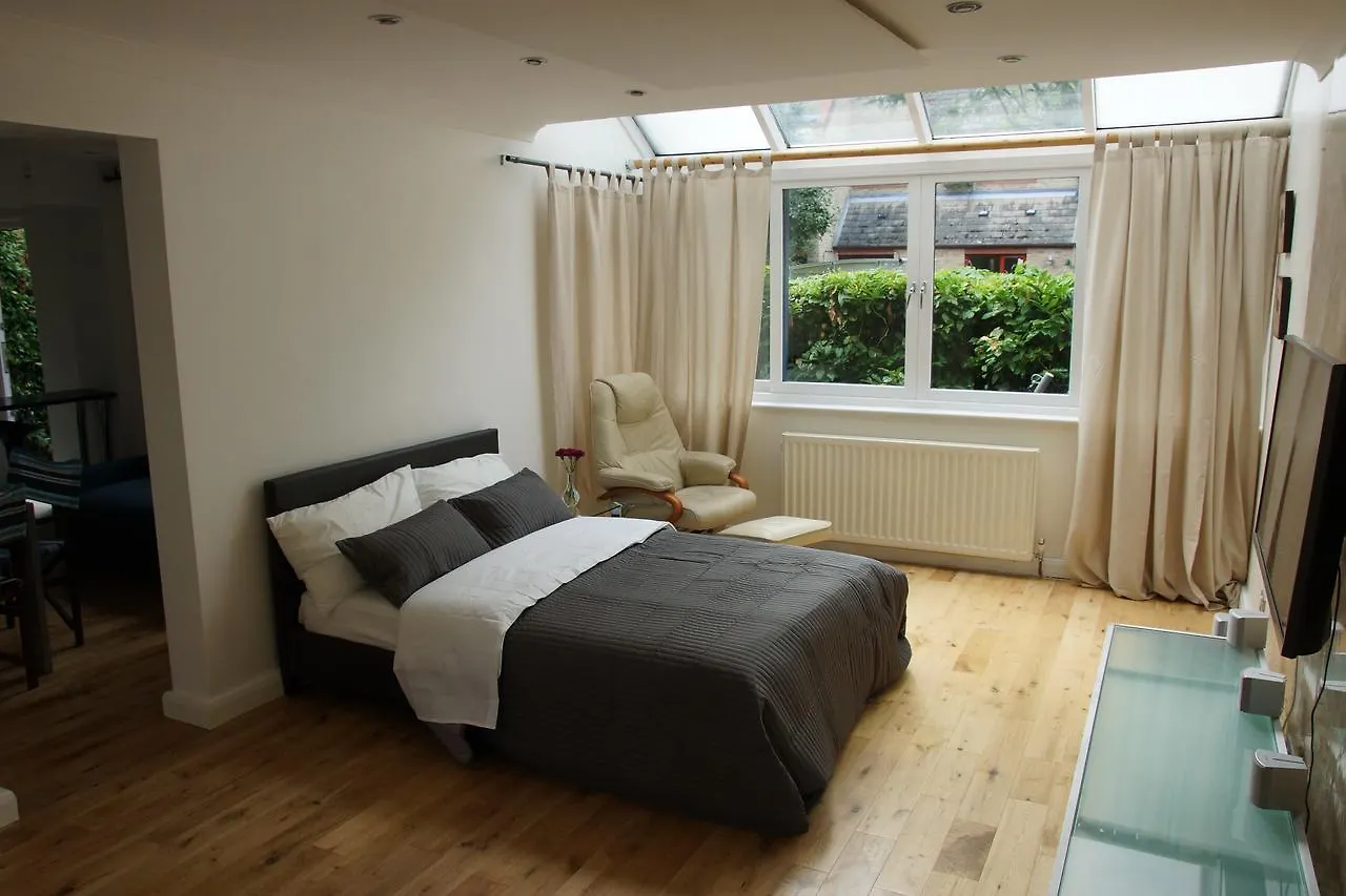Boogaard'S Guest House London