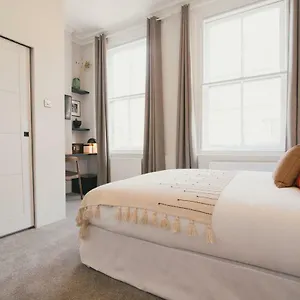 4* Pensión D8 - Shoreditch